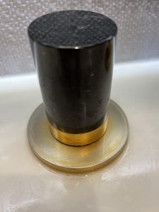 Уход за металлическими аксессуарами и смесителями для ванной
